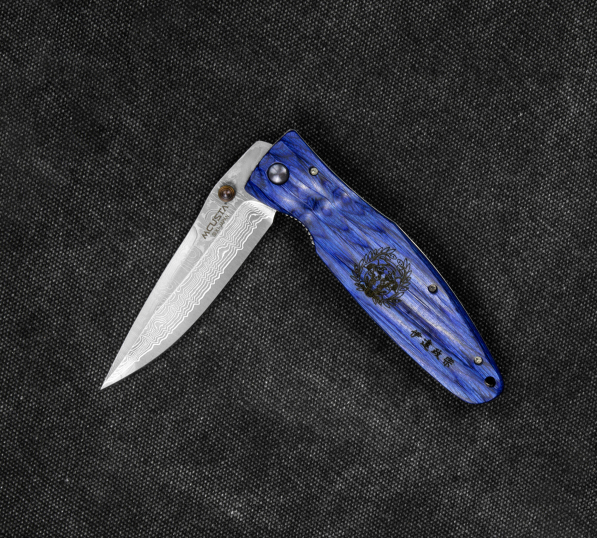 MCUSTA Sengoku Blue Pakka Damascus 8,5 cm - japoński nóż survivalowy składany ze stali damasceńskiej