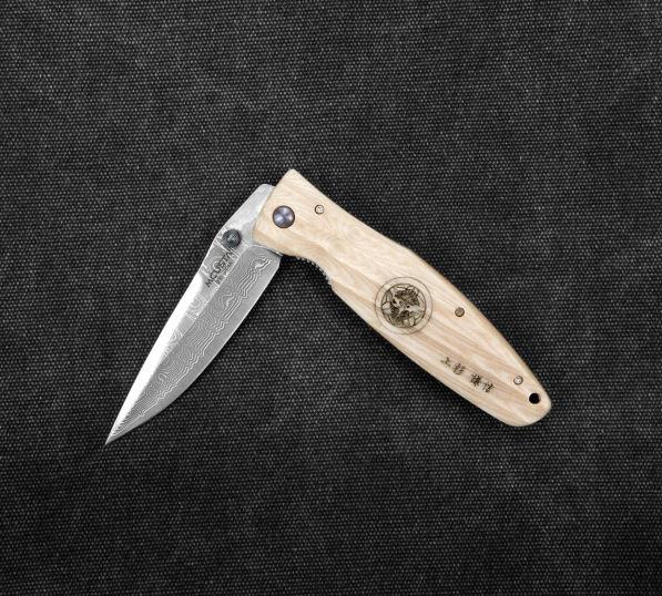 MCUSTA Sengoku White Micarta Damascus 8,5 cm - japoński nóż survivalowy składany ze stali damasceńskiej