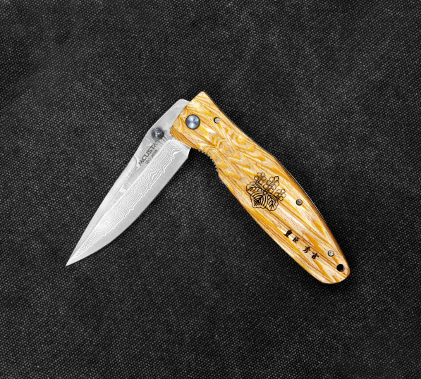 MCUSTA Sengoku Yellow Pakka Damascus 8,5 cm - japoński nóż survivalowy składany ze stali damasceńskiej