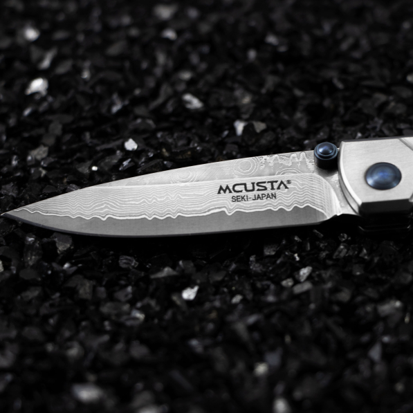 MCUSTA Shinra Katana Damascus 7 cm - japoński nóż survivalowy składany ze stali damasceńskiej