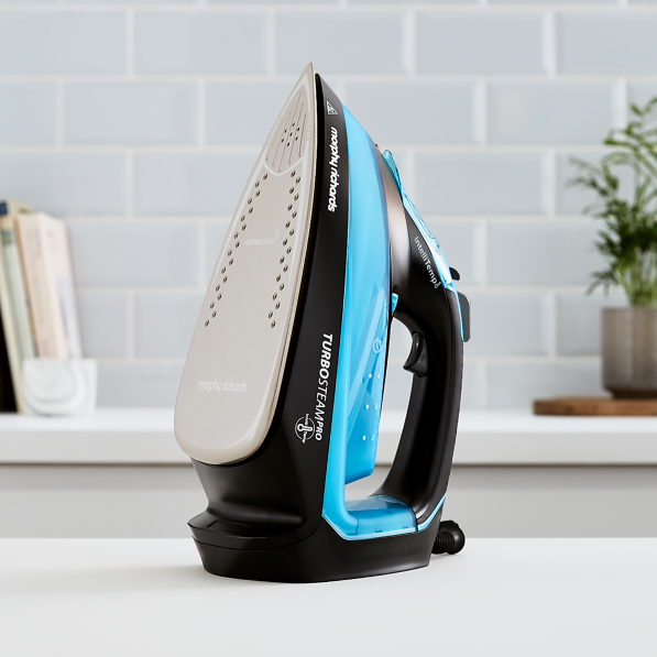 MORPHY RICHARDS Turbo Steam Pro Intellitemp 3100 W - żelazko parowe