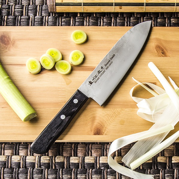 SATAKE Nashiji Black 17 cm - nóż japoński Santoku ze stali nierdzewnej