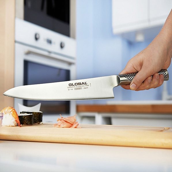 GLOBAL G-16 24 cm - japoński nóż szefa kuchni ze stali nierdzewnej