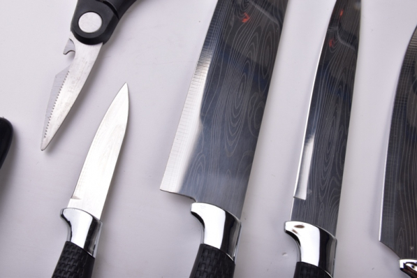 Noże kuchenne ze stali nierdzewnej z obierakiem i nożyczkami COOKINI BASIC KITCHEN 6 el.