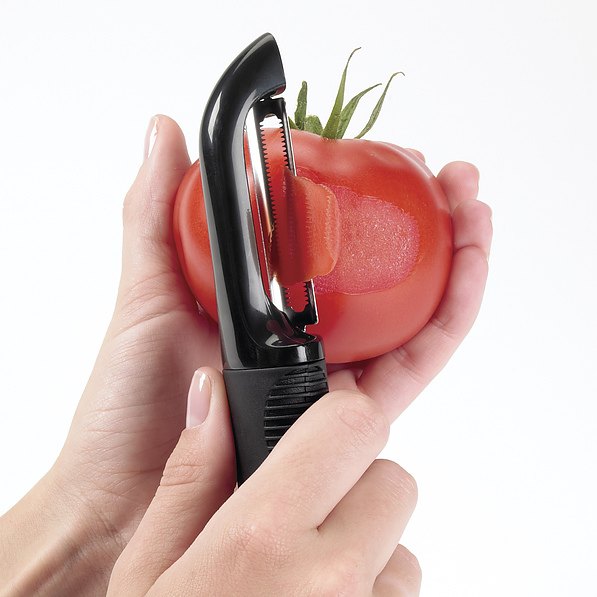 OXO Good Grips czarna - obieraczka / obierak do warzyw i owoców plastikowa ząbkowana