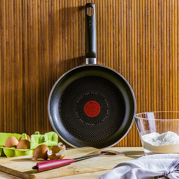 TEFAL Luminens 51366 24 cm czarna - patelnia nieprzywierająca