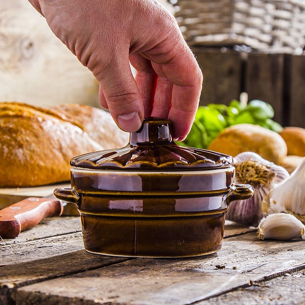 Pojemnik na smalec kamionkowy z pokrywką KRYSTYNKA GARNUSZEK BRĄZOWY 0,3 l
