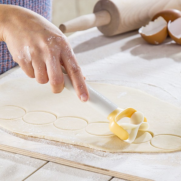 TESCOMA Delicia Małe białe - radełko do ciasta i pierogów plastikowe 4,5 cm