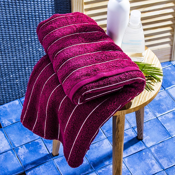 Ręcznik kąpielowy bawełniany MISS LUCY VACANZA BORDOWY 70 x 140 cm 