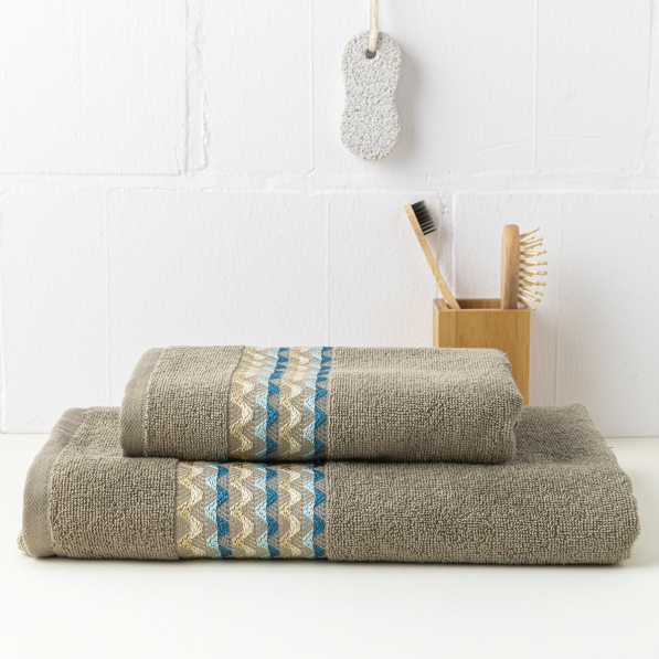 Ręcznik łazienkowy bawełniany MISS LUCY KLOTEN JASNOBRĄZOWY 70 x 140 cm
