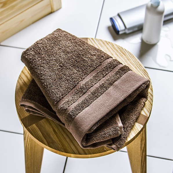 Ręcznik łazienkowy bawełniany MISS LUCY MADERA BRĄZOWY 50 x 90 cm