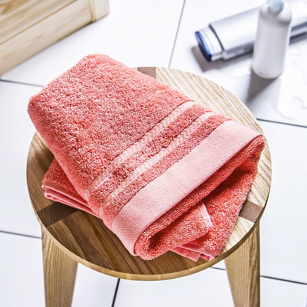 Ręcznik łazienkowy bawełniany MISS LUCY MADERA MORELOWY 50 x 90 cm