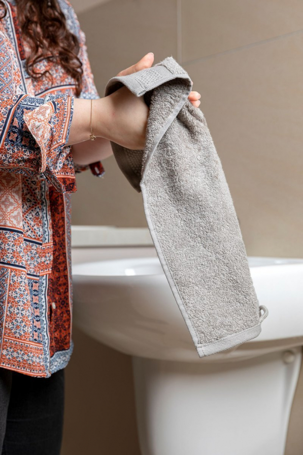 Ręcznik łazienkowy bawełniany MISS LUCY MIKO POPIELATY 30 x 50 cm