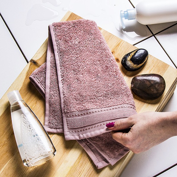 Ręcznik łazienkowy do rąk bawełniany MISS LUCY MARLA RÓŻOWY 30 x 50 cm