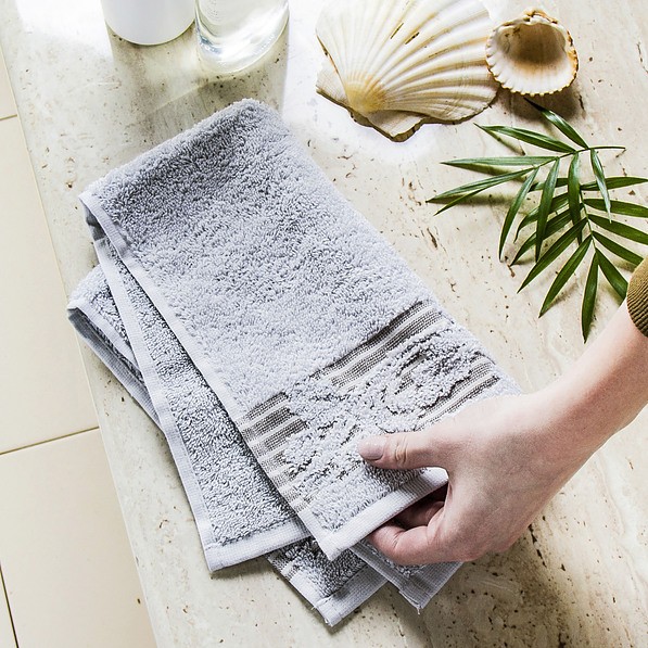 Ręcznik łazienkowy do rąk bawełniany MISS LUCY MARTYNIKA SZARY 30 x 50 cm