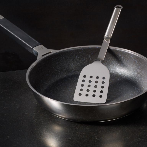 ROESLE Rundgriff 34,5 cm - łopatka kuchenna perforowana do patelni ze stali nierdzewnej