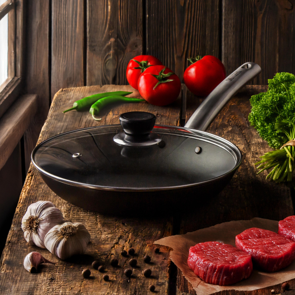 SKOTTSBERG Carbon Steel 24 cm - patelnia nieprzywierająca ze stali węglowej z pokrywką