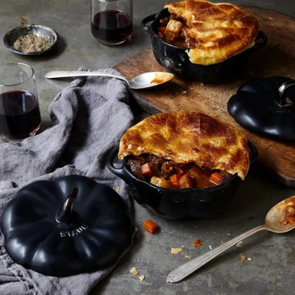 STAUB Special Cocotte 0,7 l czarne - kokilka / naczynie do zapiekania ceramiczne z pokrywką