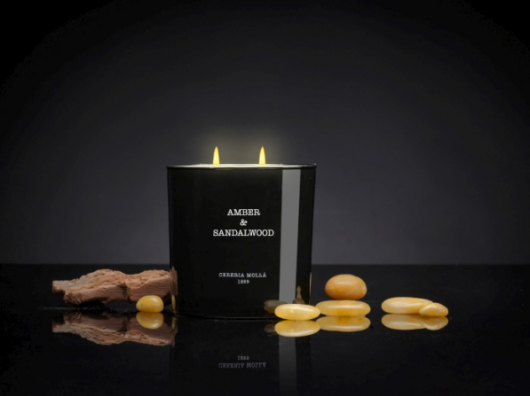 Świeca zapachowa sojowa w słoiku CERERIA MOLLA BOUTIQUE AMBER AND SANDALWOOD 600 g