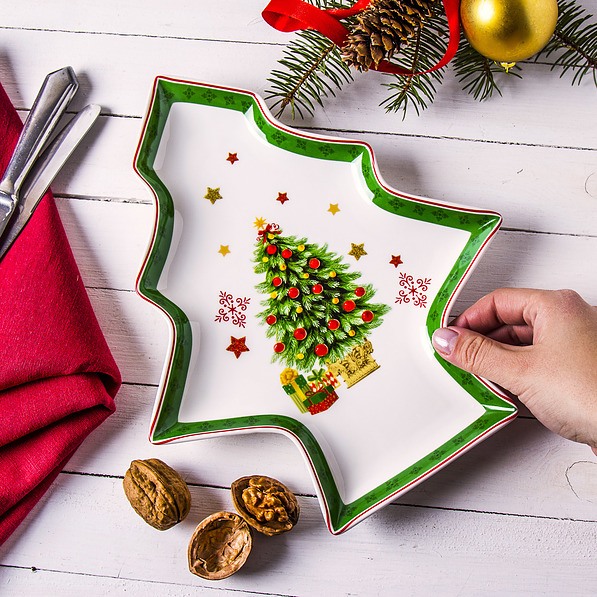 Talerz do serwowania przekąsek porcelanowy MERRY CHRISTMAS CHOINKA BIAŁY 24 x 30 cm