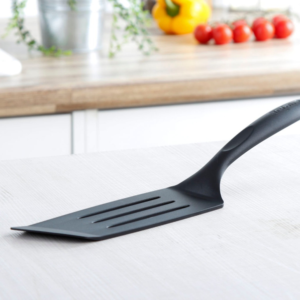 TEFAL Bienvenue 2744112 33,5 cm czarna - łopatka kuchenna długa ażurowa plastikowa