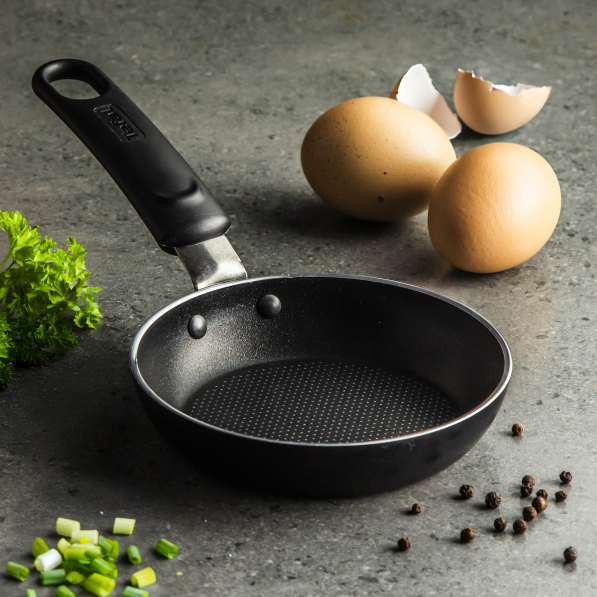 TEFAL Simply Clean 12 cm czarna - patelnia tytanowa nieprzywierająca