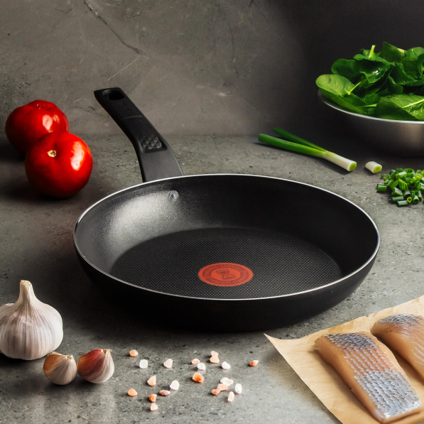 TEFAL Simply Clean 26 cm czarna - patelnia tytanowa nieprzywierająca