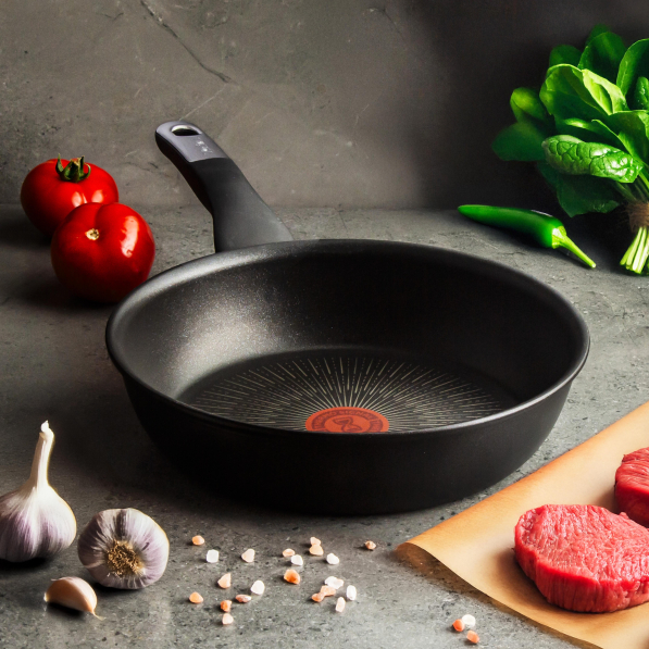 TEFAL Unlimited 24 cm czarna - patelnia tytanowa nieprzywierająca