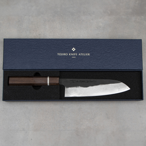 TOJIRO Atelier WM Forged 16,5 cm - nóż japoński Santoku ze stali nierdzewnej