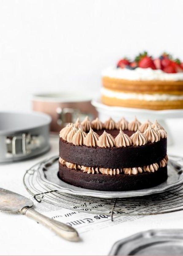 Tortownica okrągła nieprzywierająca z kominem PATISSE CARAT 26 cm
