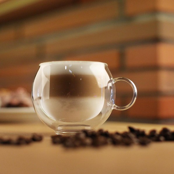 VIALLI DESIGN Amo Beta Big 220 ml 12 el. - filiżanki do kawy i herbaty szklane z podwójnymi ściankami i łyżeczkami 