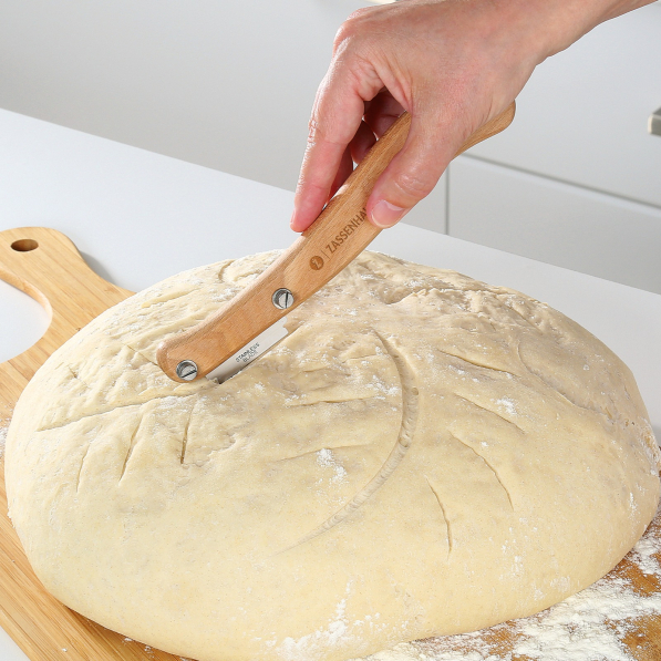 ZASSENHAUS 19 cm - nożyk do nacinania chleba i bagietek ze stali nierdzewnej z etui