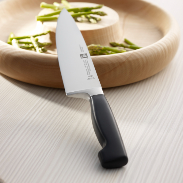 ZWILLING Four Star 20 cm - nóż szefa kuchni kuty