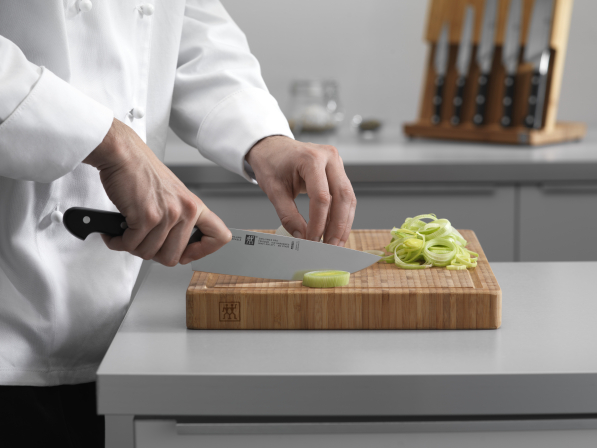 ZWILLING Pro 16 cm - nóż szefa kuchni ze stali wysokowęglowej