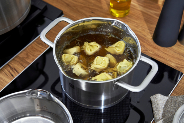ZWILLING TrueFlow 3,5 l - garnek ze stali nierdzewnej z pokrywką do odcedzania