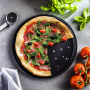 GUARDINI Pizza Mania 32 cm czarna - blacha do pizzy perforowana ze stali węglowej