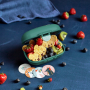 MONBENTO Gram Graphic Penguin 0,6 l ciemnozielony - lunch box / śniadaniówka dla dzieci plastikowa