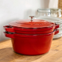 STAUB Cast Iron 4,2 l czerwony - garnek żeliwny z pokrywką i patelnią